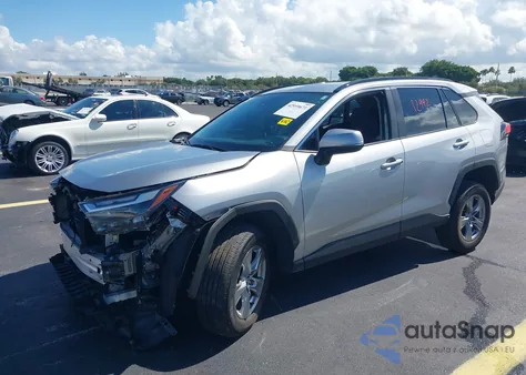 2024 Toyota Rav4 Xle z USA, uszkodzony, nr VIN 2T3W1RFV2RW344310